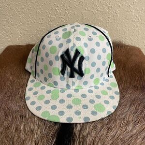 New York Yankees‎ New Era 59FIFTY Dots Men's Fitted Cap Hat - Size: 7 1/8